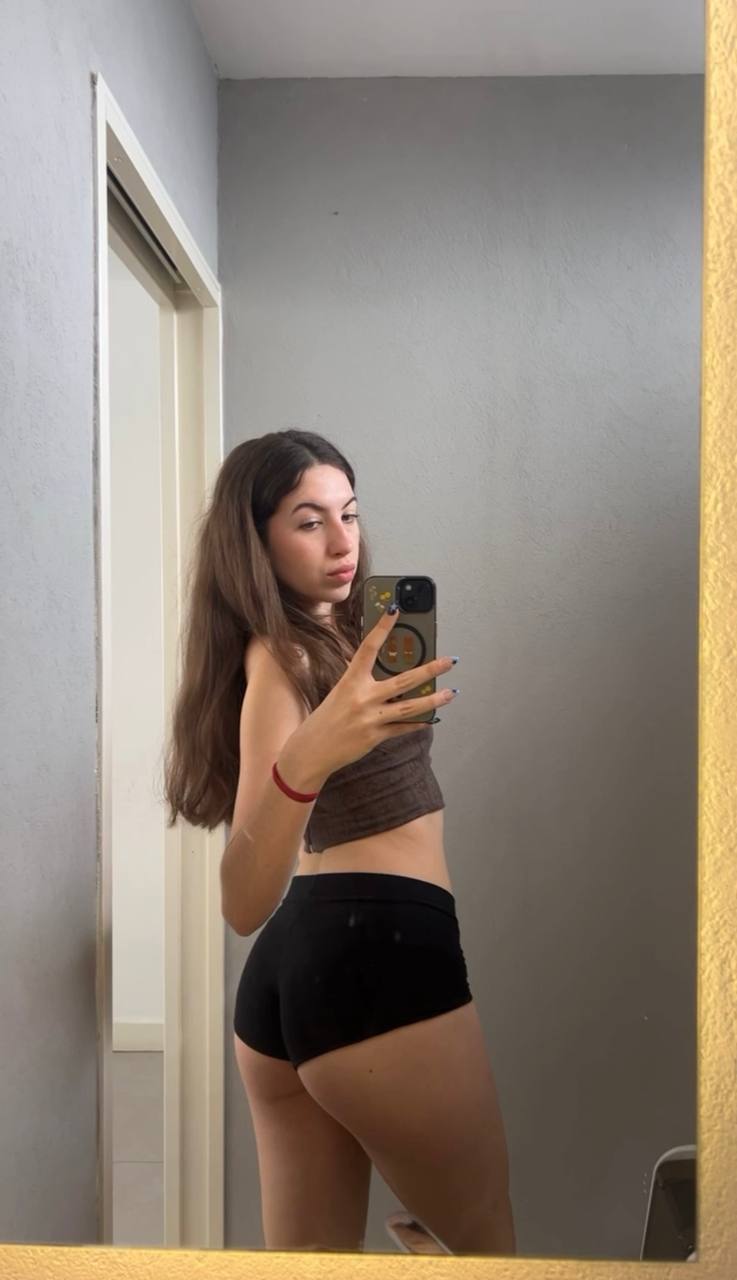 Amber in her underwear in Guadalajara