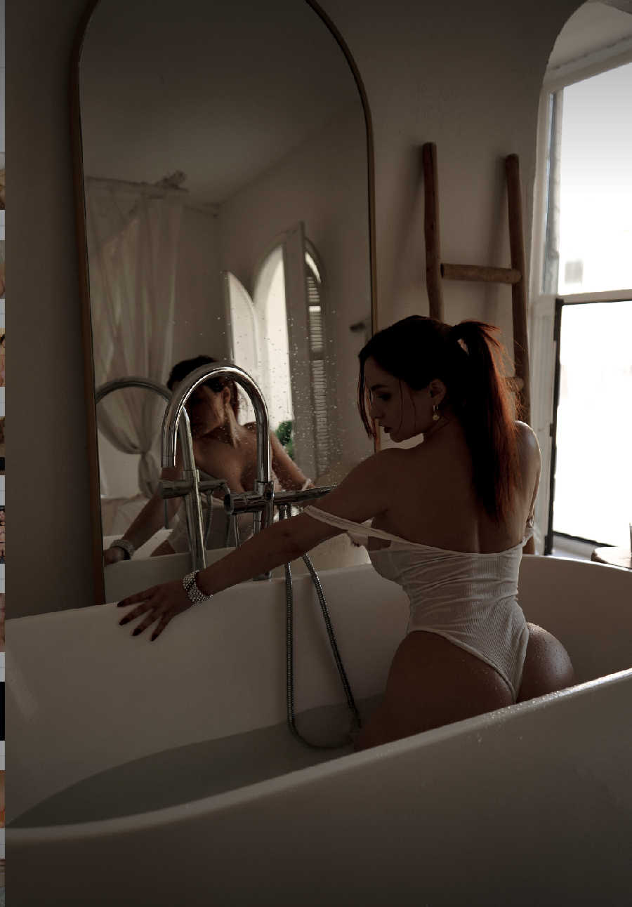 A playful frame from Miranda Faith nude — online in Guadalajara