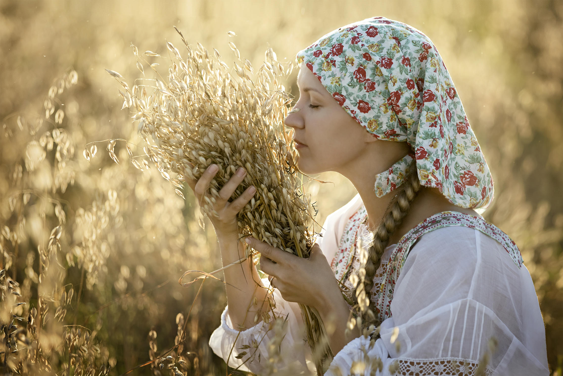 Photo Women in Slavic costumes in Guadalajara