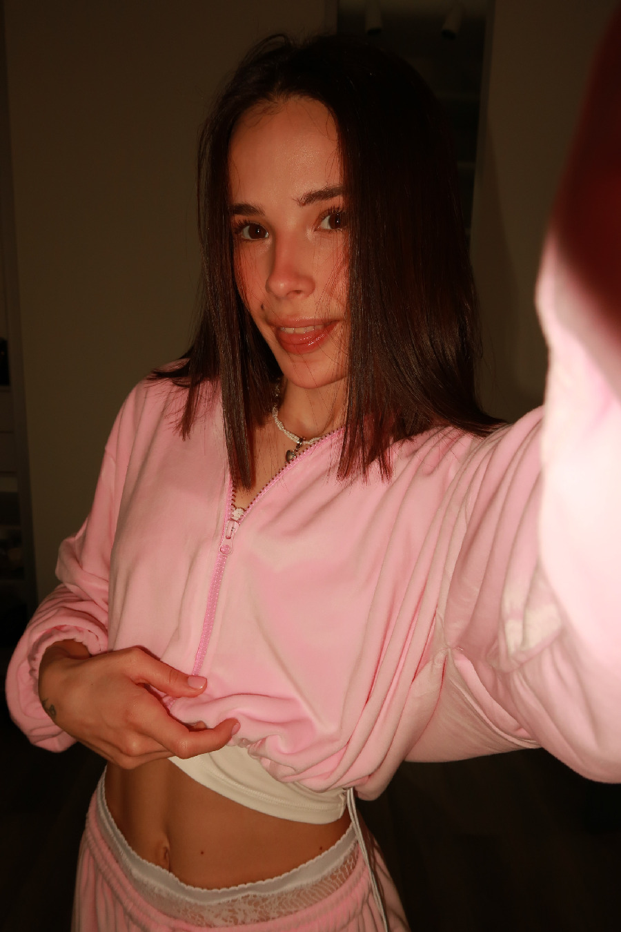 Tina brings the glow — live moments in Guadalajara